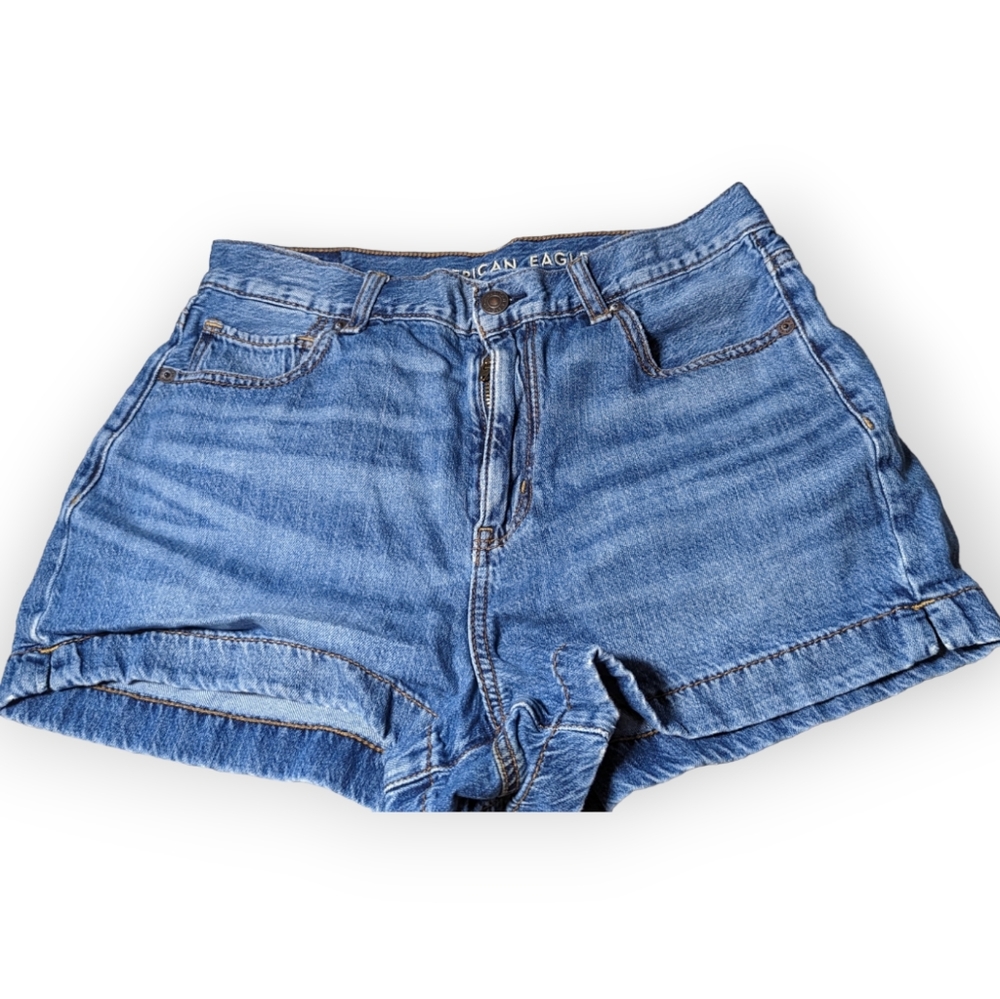 Women’s American Eagle Mom Short Size 6 Blue